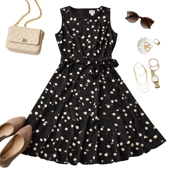 Anne Klein Gray Floral Sleeveless Fit Flare Dress Womens Size 8 Tie Waist in EUC - Picture 2 of 10